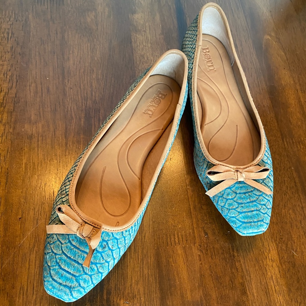 Bien Blue scale print leather flats